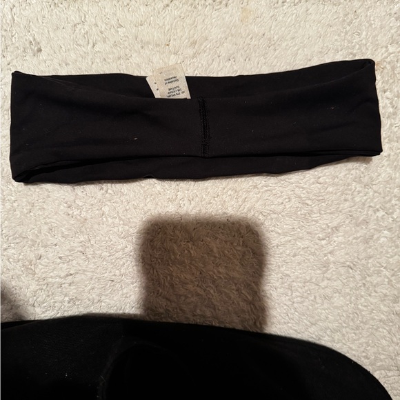 Lululemon Athletica Black Fitness Headband - Picture 3 of 5
